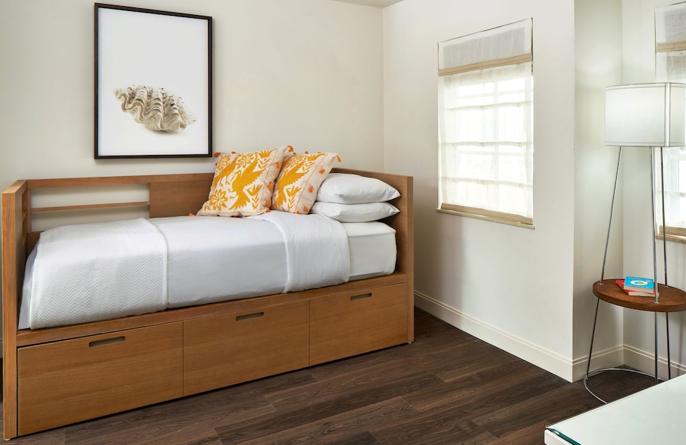 Baker's Cay Resort Key Largo, Curio Collection by Hilton — Hotel rooms in Key Largo, Florida