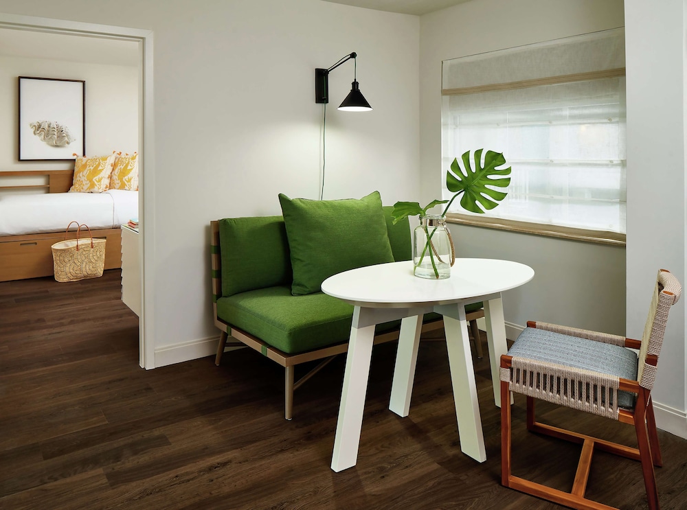 Baker's Cay Resort Key Largo, Curio Collection by Hilton — Hotel rooms in Key Largo, Florida