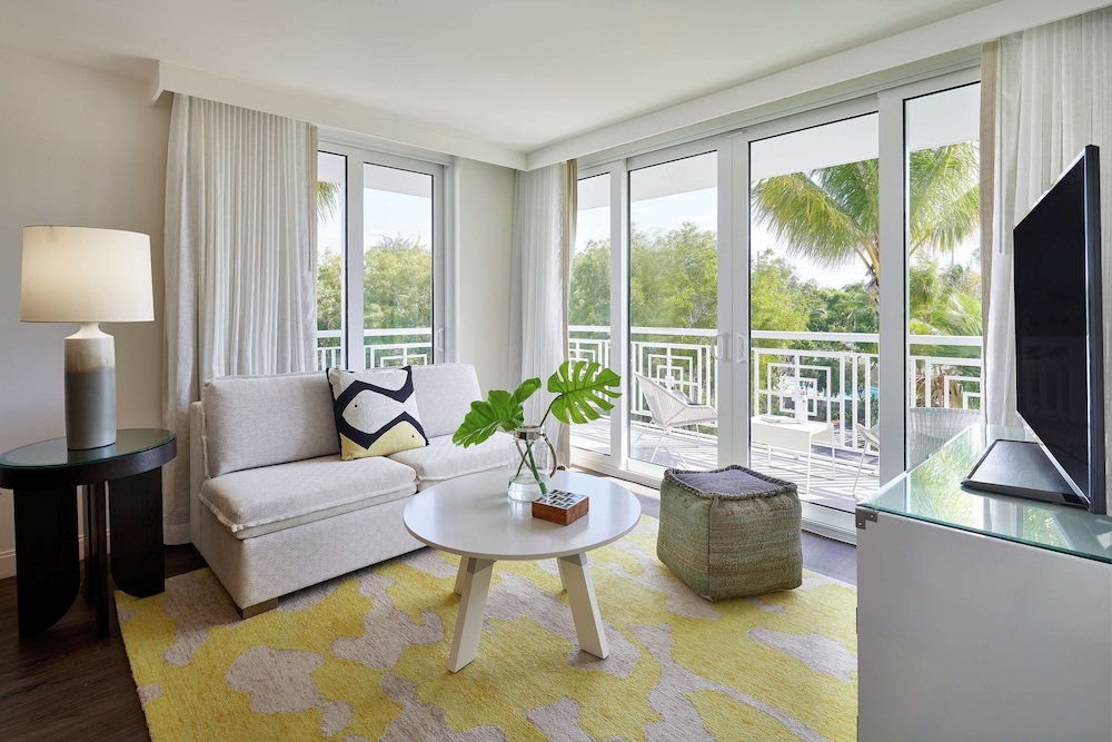 Baker's Cay Resort Key Largo, Curio Collection by Hilton — Hotel rooms in Key Largo, Florida