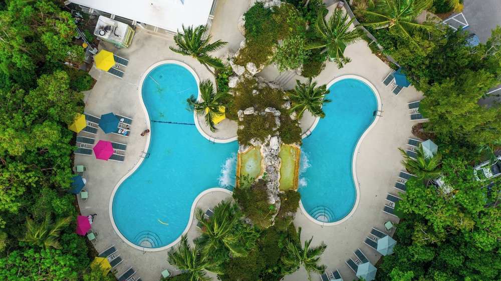 Baker's Cay Resort Key Largo, Curio Collection by Hilton — Swimming pool in Key Largo, Florida