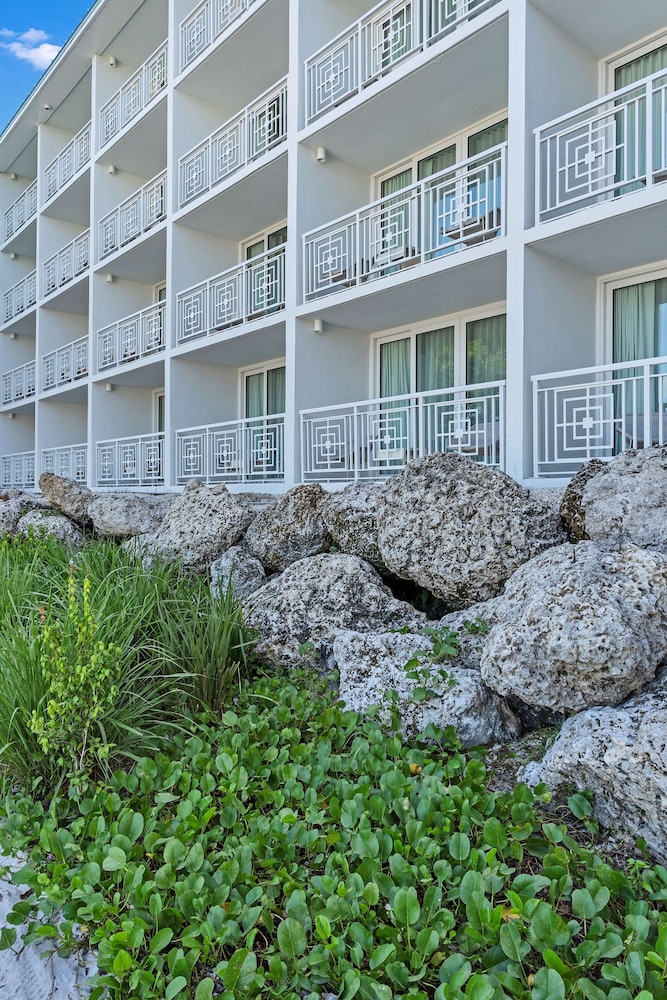 Baker's Cay Resort Key Largo, Curio Collection by Hilton — Hotel building in Key Largo, Florida