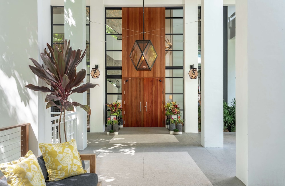 Baker's Cay Resort Key Largo, Curio Collection by Hilton — Hotel rooms in Key Largo, Florida
