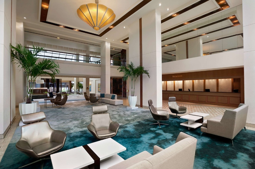 Hilton Miami Airport Blue Lagoon — Hotel building in Miami, Florida