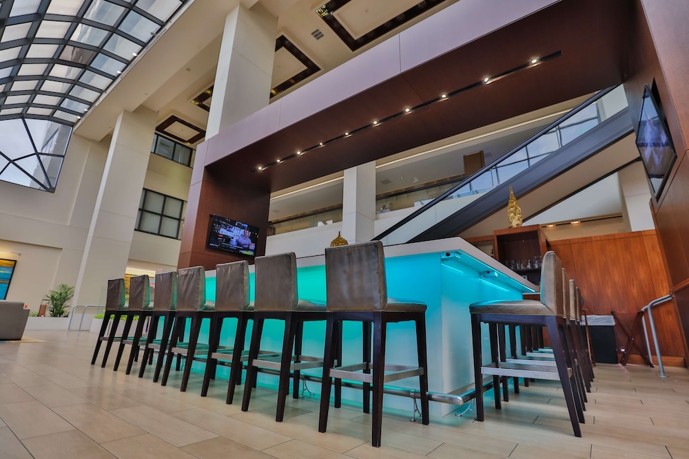 Hilton Miami Airport Blue Lagoon — Restaurant & bars in Miami, Florida