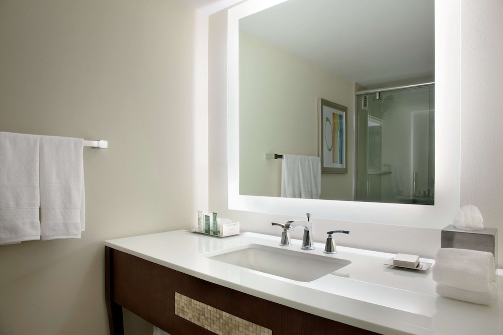 Hilton Miami Airport Blue Lagoon — Hotel rooms in Miami, Florida