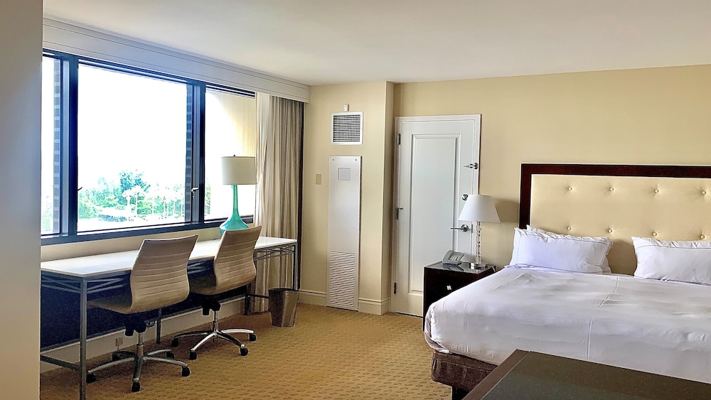 Hilton Miami Airport Blue Lagoon — Hotel rooms in Miami, Florida