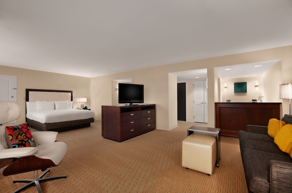Hilton Miami Airport Blue Lagoon — Hotel rooms in Miami, Florida