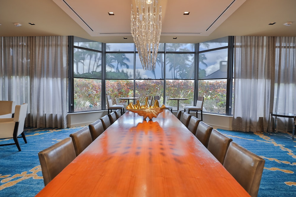 Hilton Miami Airport Blue Lagoon — Restaurant & bars in Miami, Florida