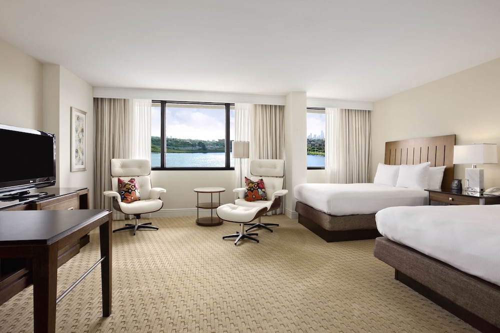 Hilton Miami Airport Blue Lagoon — Hotel rooms in Miami, Florida