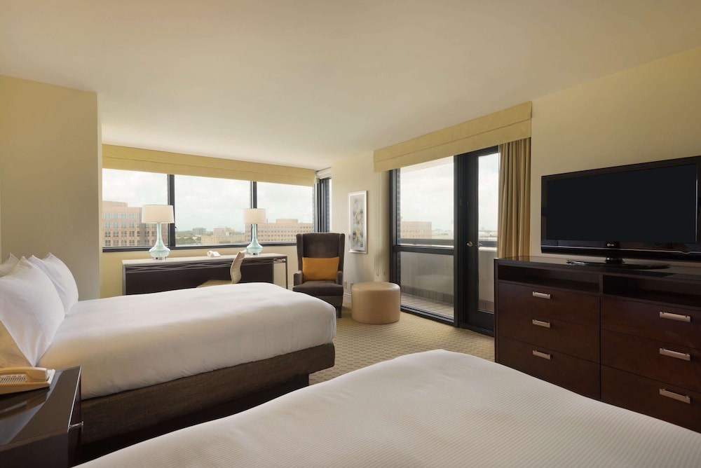 Hilton Miami Airport Blue Lagoon — Hotel rooms in Miami, Florida