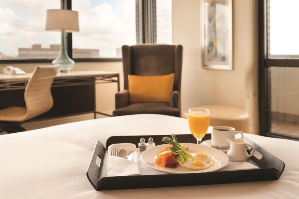 Hilton Miami Airport Blue Lagoon — Hotel rooms in Miami, Florida