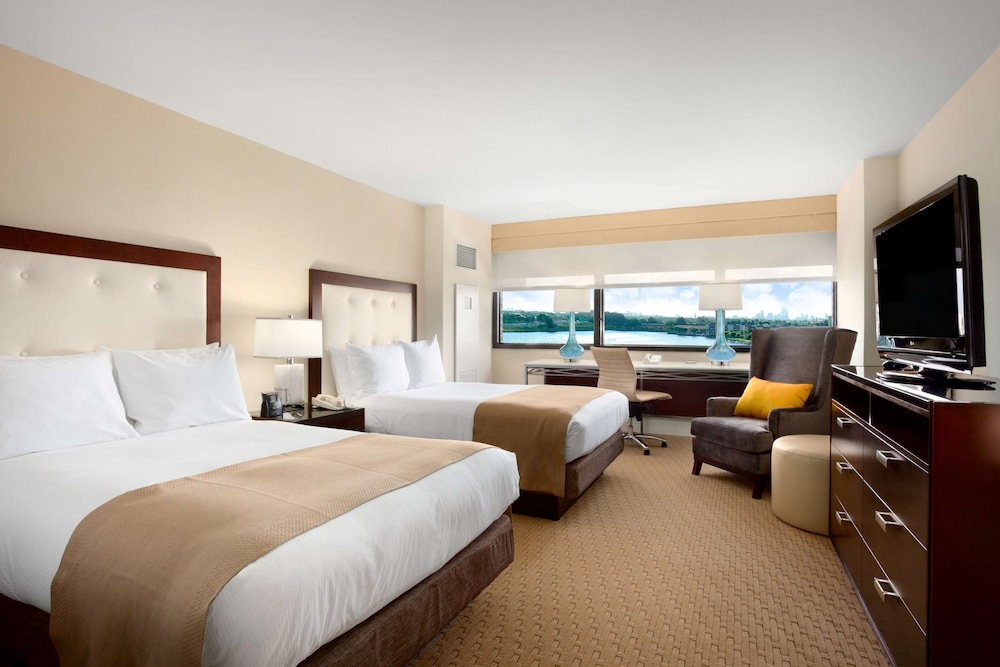 Hilton Miami Airport Blue Lagoon — Hotel rooms in Miami, Florida