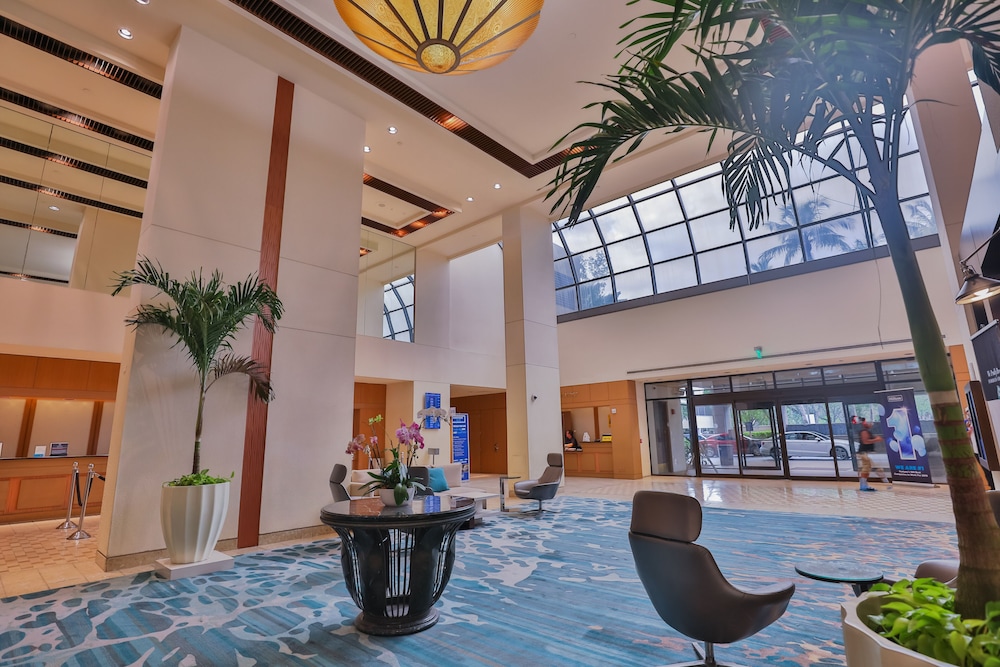 Hilton Miami Airport Blue Lagoon — Hotel building in Miami, Florida