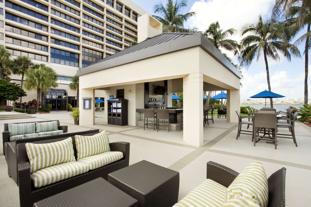 Hilton Miami Airport Blue Lagoon — Restaurant & bars in Miami, Florida