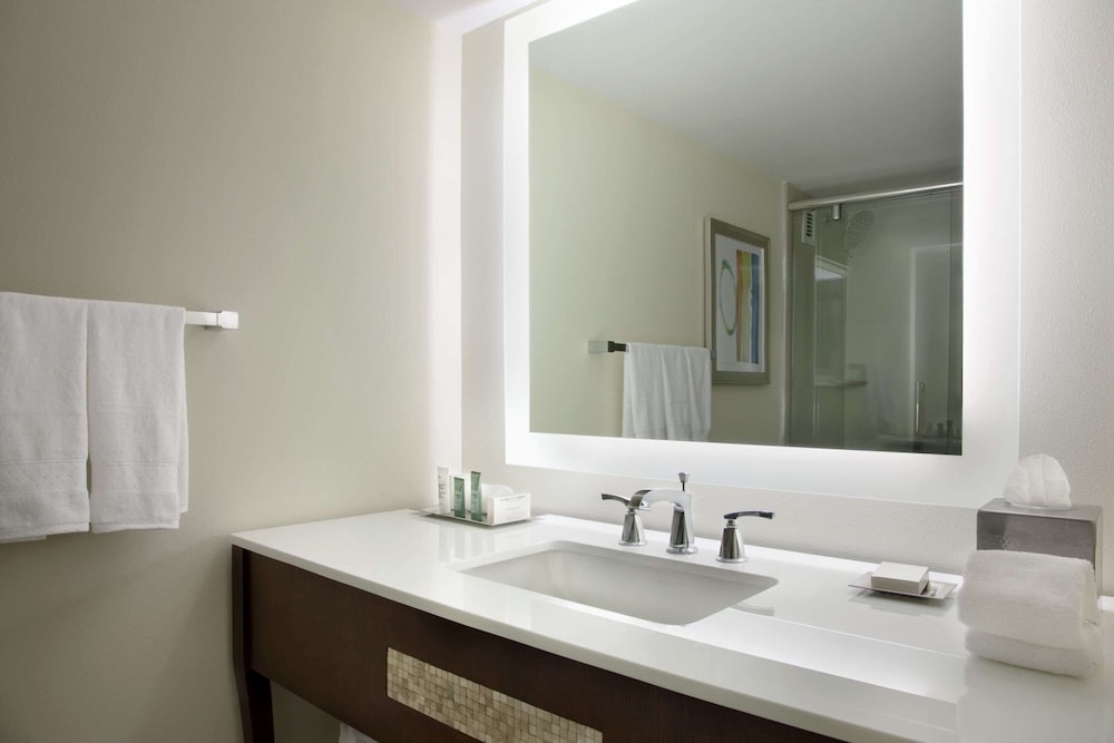 Hilton Miami Airport Blue Lagoon — Hotel rooms in Miami, Florida