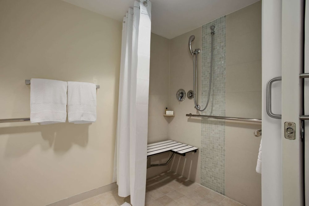 Hilton Miami Airport Blue Lagoon — Hotel rooms in Miami, Florida