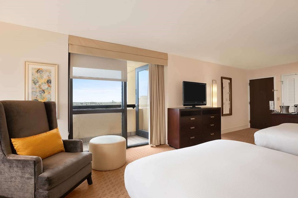 Hilton Miami Airport Blue Lagoon — Hotel rooms in Miami, Florida