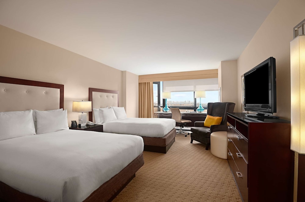Hilton Miami Airport Blue Lagoon — Hotel rooms in Miami, Florida