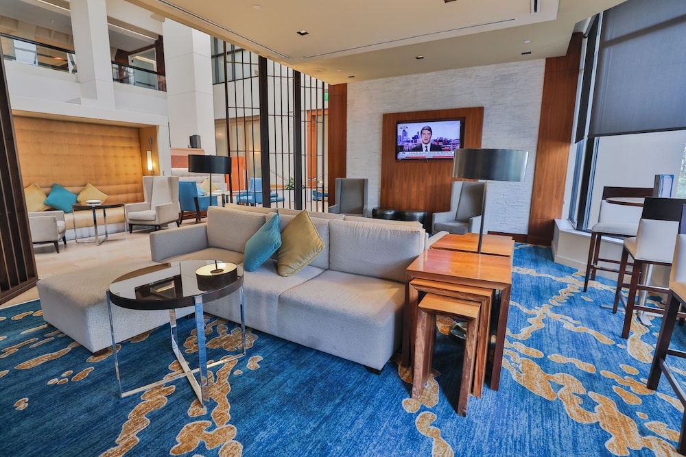 Hilton Miami Airport Blue Lagoon — Hotel building in Miami, Florida