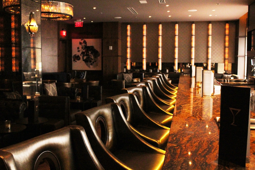 Hilton New Orleans Riverside — Restaurant & bars in New Orleans, Louisiana