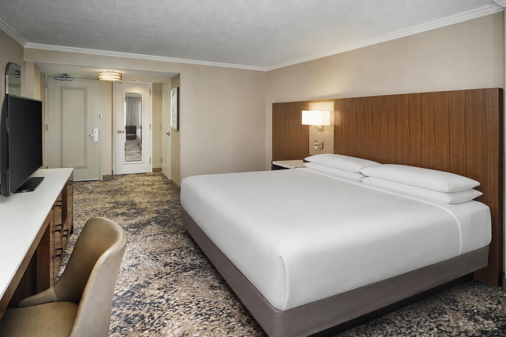 Hilton New Orleans Riverside — Hotel rooms in New Orleans, Louisiana