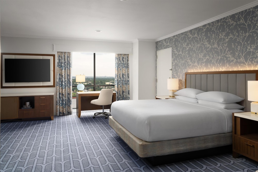 Hilton New Orleans Riverside — Hotel rooms in New Orleans, Louisiana