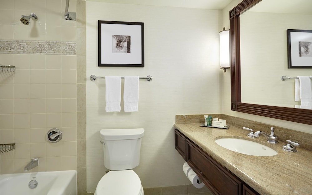 Hilton New Orleans Riverside — Hotel rooms in New Orleans, Louisiana