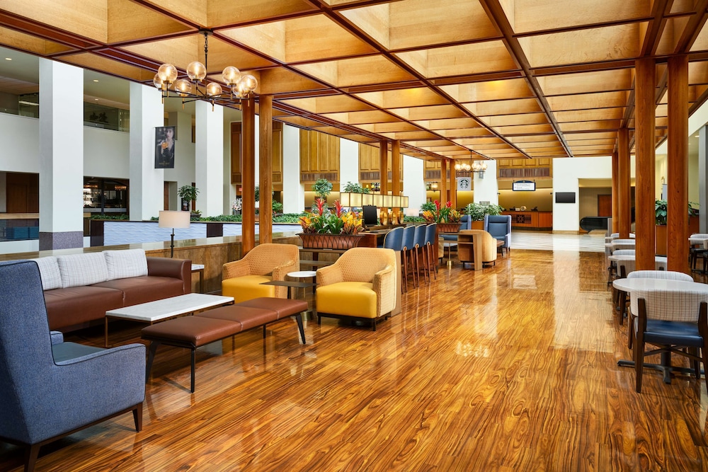 Hilton New Orleans Riverside — Restaurant & bars in New Orleans, Louisiana