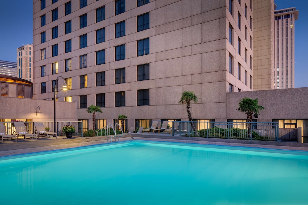 Hilton New Orleans Riverside — Swimming pool in New Orleans, Louisiana