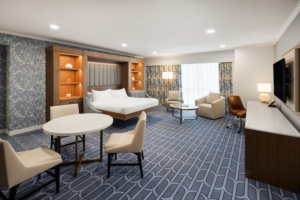 Hilton New Orleans Riverside — Hotel rooms in New Orleans, Louisiana