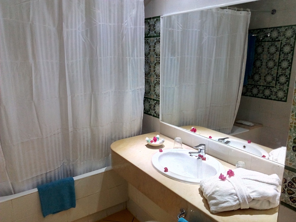 Shell Beach Hotel & Spa — Hotel rooms in Hammamet, Nabeul
