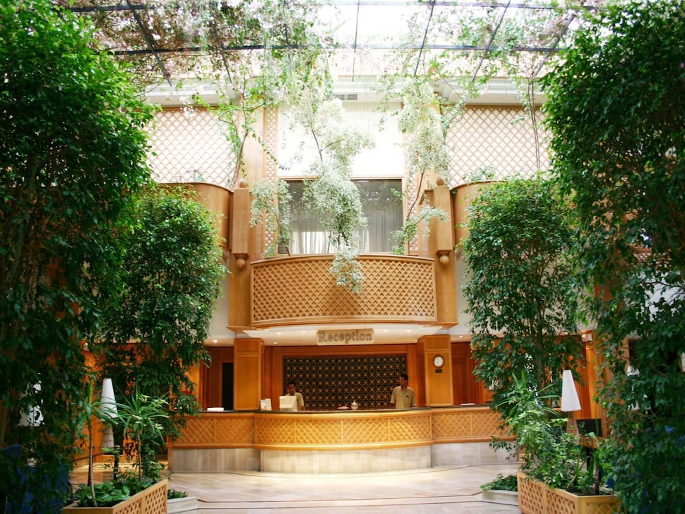 Shell Beach Hotel & Spa — Hotel building in Hammamet, Nabeul