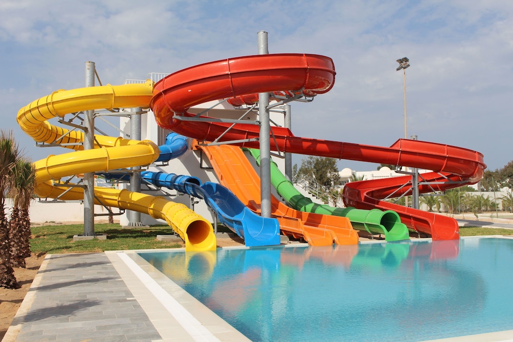 Vincci Helios Beach — Swimming pool in Aghir, Medenine