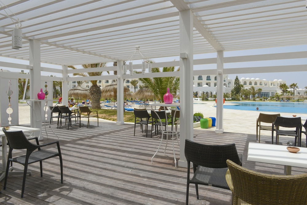 Vincci Helios Beach — Restaurant & bars in Aghir, Medenine