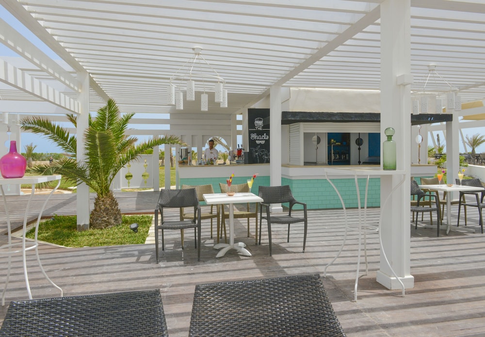 Vincci Helios Beach — Restaurant & bars in Aghir, Medenine