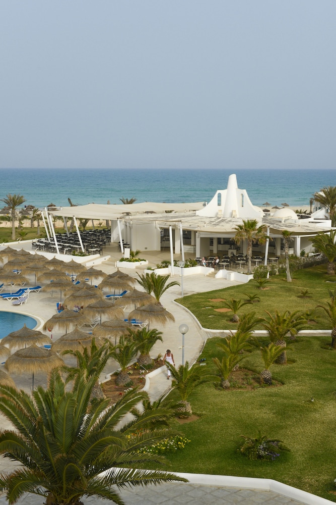 Vincci Helios Beach — Restaurant & bars in Aghir, Medenine