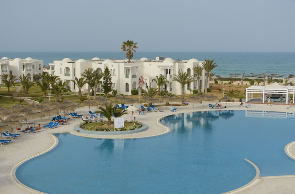 Vincci Helios Beach — Swimming pool in Aghir, Medenine