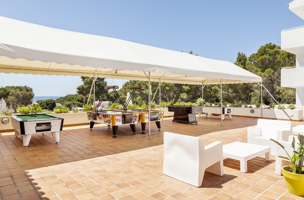 Hotel ILUNION Menorca — Sports & recreation in Cala Galdana, Balearic Islands