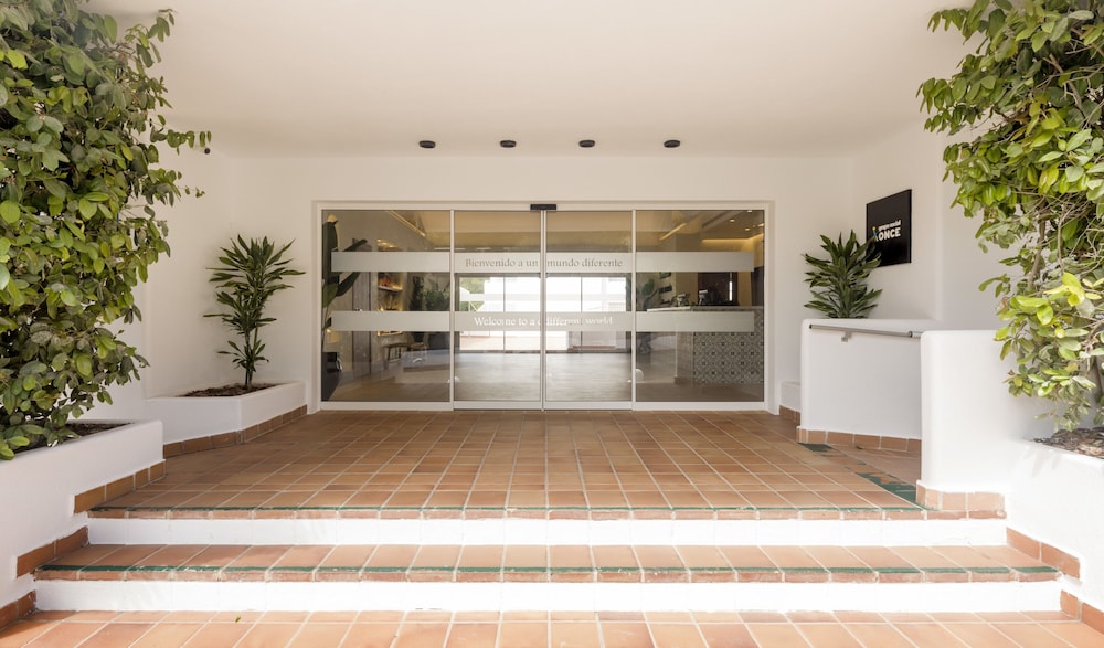 Hotel ILUNION Menorca — Hotel building in Cala Galdana, Balearic Islands