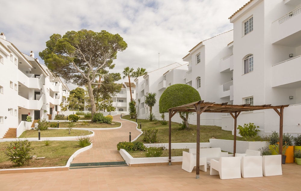 Hotel ILUNION Menorca — Hotel building in Cala Galdana, Balearic Islands