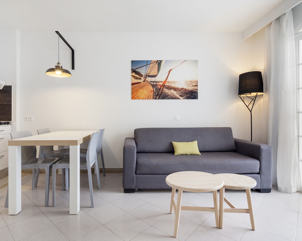 Hotel ILUNION Menorca — Hotel rooms in Cala Galdana, Balearic Islands