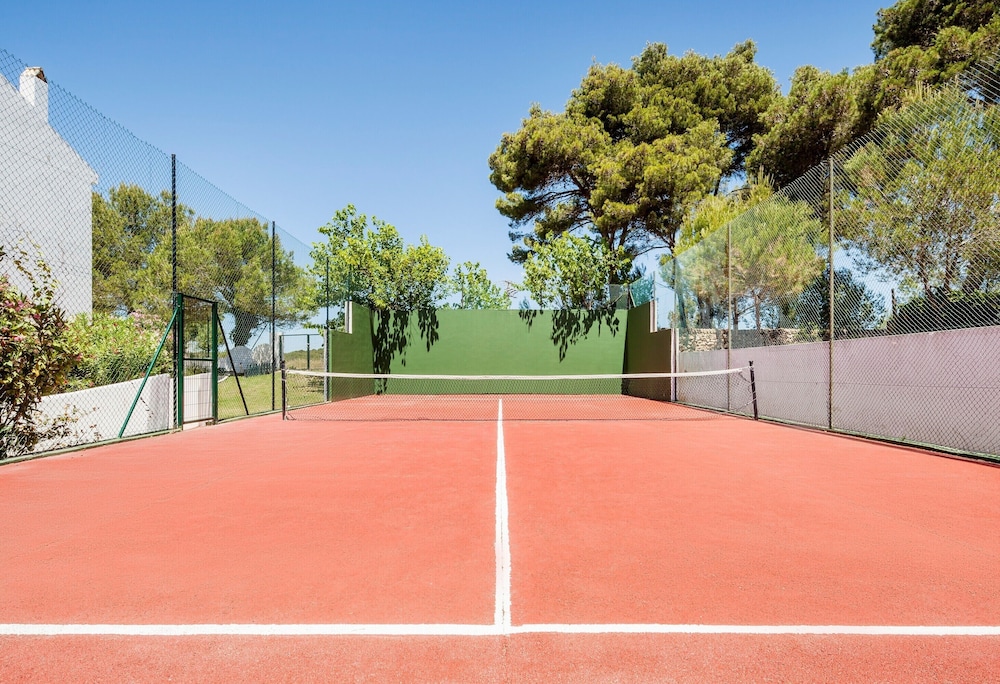 Hotel ILUNION Menorca — Sports & recreation in Cala Galdana, Balearic Islands