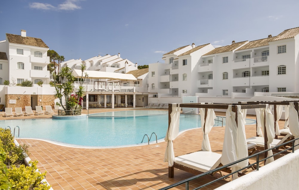 Hotel ILUNION Menorca — Swimming pool in Cala Galdana, Balearic Islands