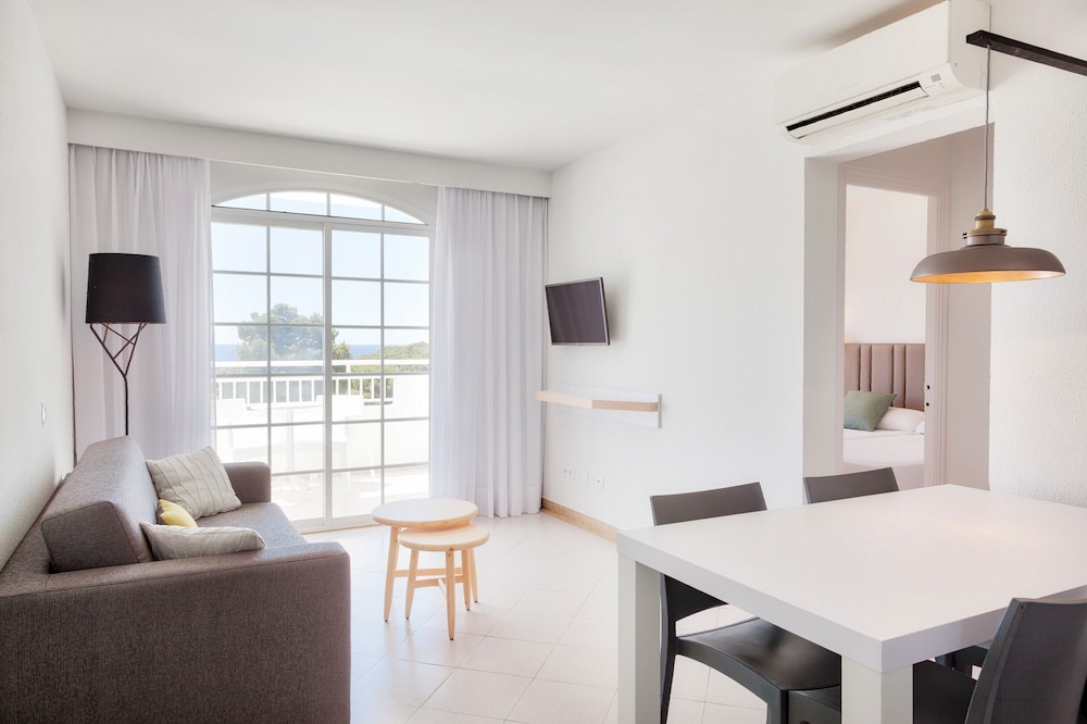 Hotel ILUNION Menorca — Hotel rooms in Cala Galdana, Balearic Islands