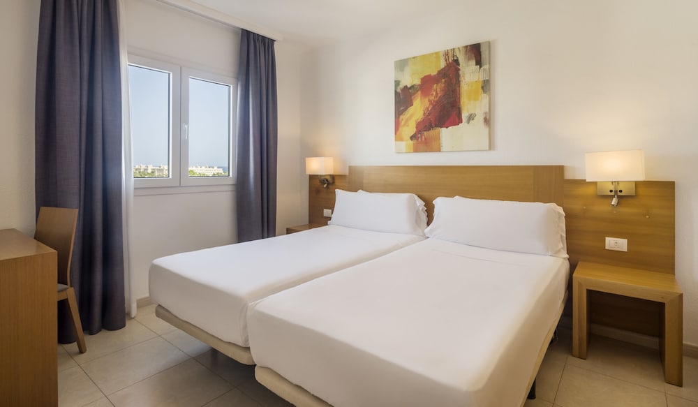 Aparthotel ILUNION Costa Sal Lanzarote — Hotel rooms in Puerto del Carmen, Canary Islands