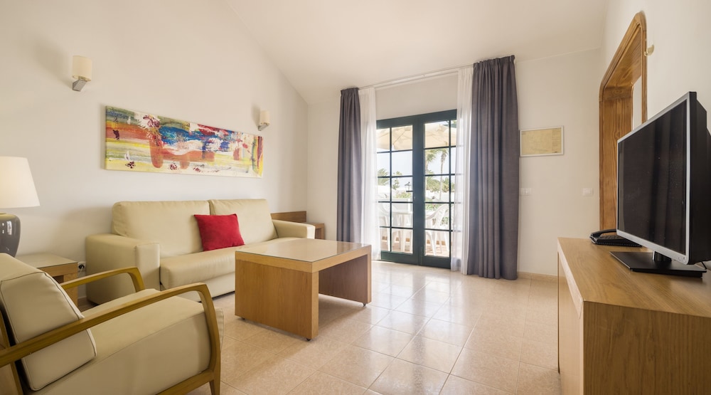 Aparthotel ILUNION Costa Sal Lanzarote — Hotel rooms in Puerto del Carmen, Canary Islands