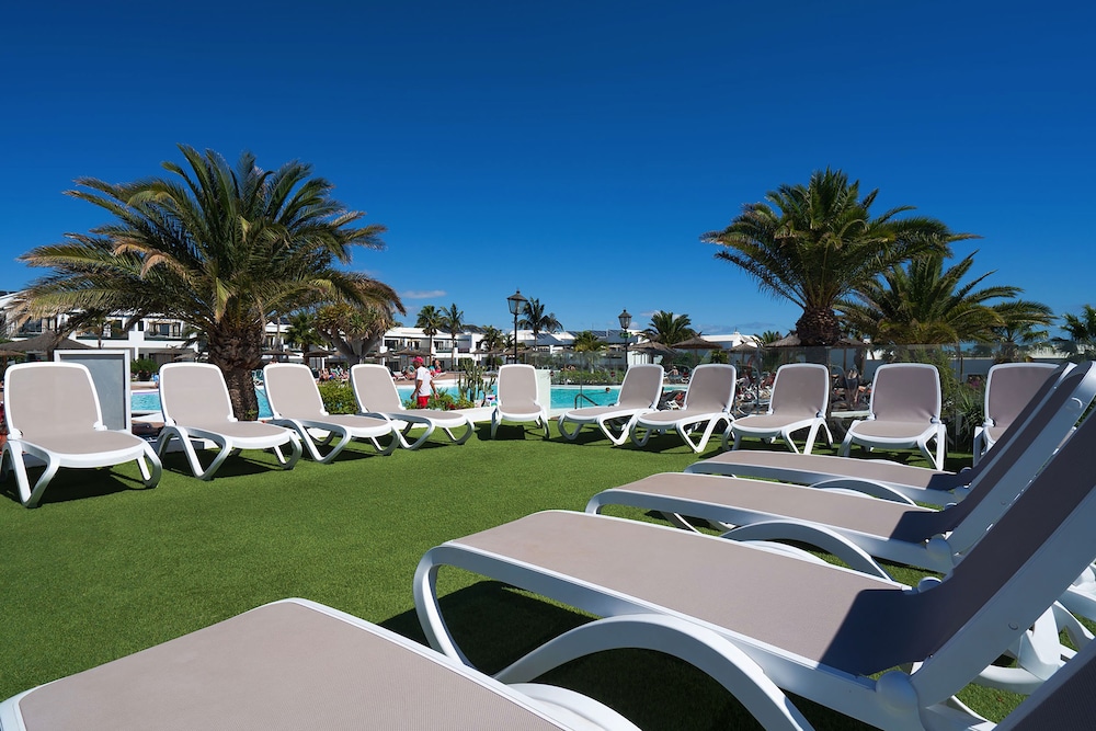 Aparthotel ILUNION Costa Sal Lanzarote — Beach in Puerto del Carmen, Canary Islands