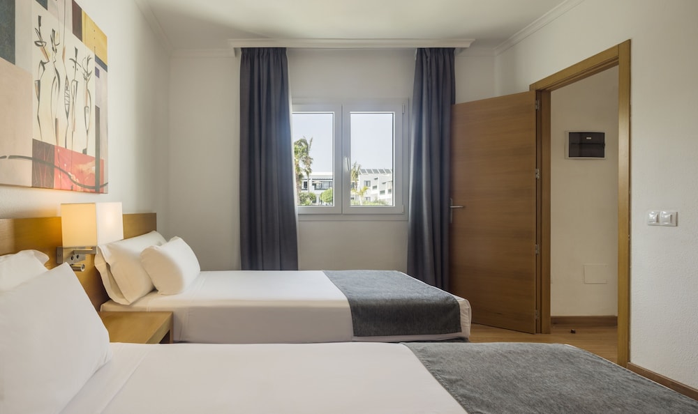 Aparthotel ILUNION Costa Sal Lanzarote — Hotel rooms in Puerto del Carmen, Canary Islands