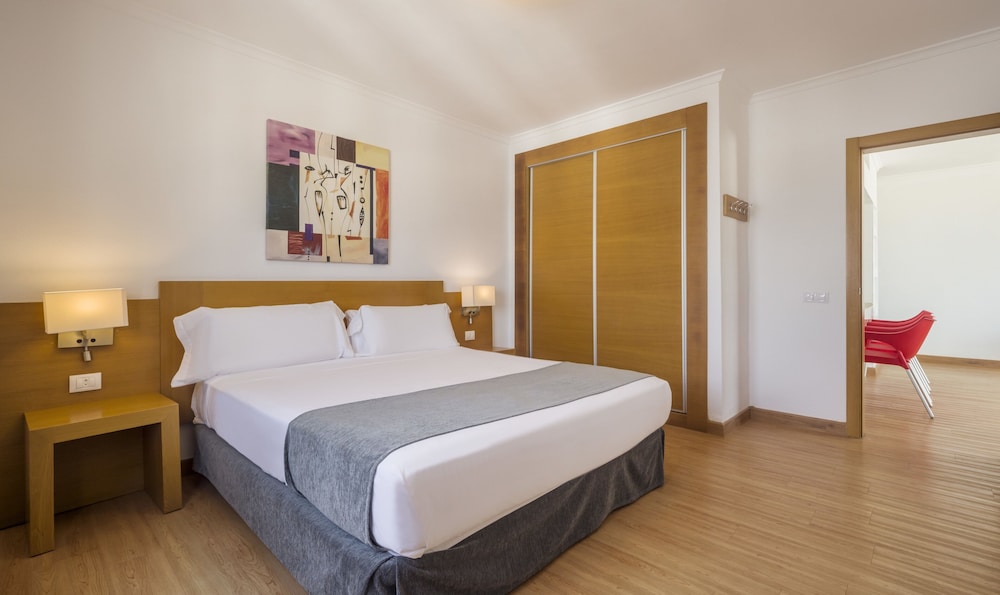 Aparthotel ILUNION Costa Sal Lanzarote — Hotel rooms in Puerto del Carmen, Canary Islands