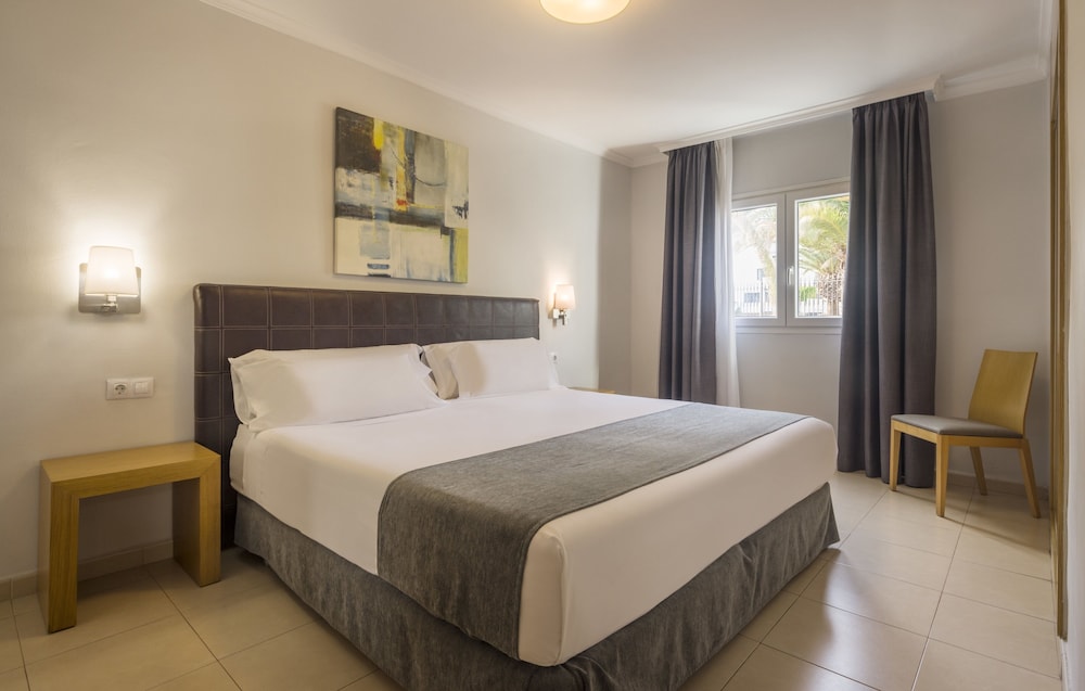 Aparthotel ILUNION Costa Sal Lanzarote — Hotel rooms in Puerto del Carmen, Canary Islands